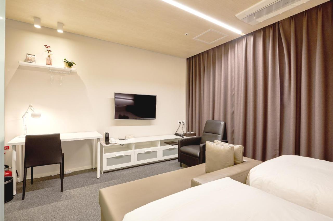 Grand City Hotel Changwon Exterior foto